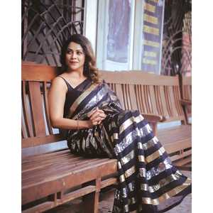 Saree de soirée de créateur avec un superbe travail de broderie à triple séquence - Product Image 4