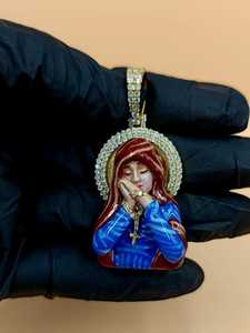 Colgante Religioso Católico de la Virgen María en Plata de Ley con Baño de Oro de 18K y Moissanita con Engaste de Garra, Amuleto Unisex Estilo Hiphop para Ceremonias - Product Image 6