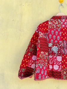 Veste réversible en coton patchwork rouge pour femme, coupe ample, col mandarin, manches trois quarts, broderie à la main, style printemps - Product Image 5