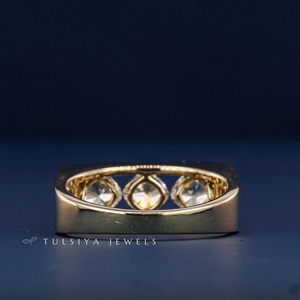 Bague de luxe en or 14 carats avec diamant de laboratoire pour homme, alliance élégante et minimaliste avec pierres taille brillant pour le quotidien - Product Image 4