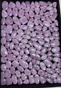 Lote de Cabujones de Cuarzo Kunzita Natural para Joyería, Precio al por Mayor, Tamaños Personalizables Disponibles, Gemas Trimurti con Juego de Colores - Product Image 1