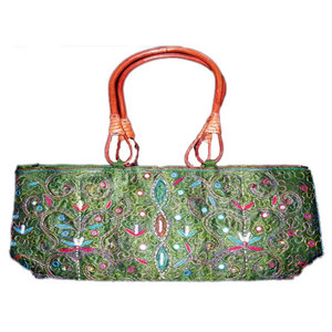 Sac à main élégant brodé pour femme, sac à bandoulière floral de créateur, sac ethnique fait main, sac fourre-tout tendance pour femme, idéal pour mariage et soirée - Product Image 3