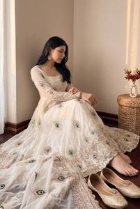 Traje Anarkali Tradicional de Seda para Mujer, Bordado, Largo hasta el Suelo, Estilo India Pakistán, Blanco, Corte Holgado, para Bodas - Product Image 3