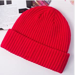 Nuevos Gorros de Invierno con Diseño de Puntos y Logotipo Bordado Personalizado, Gorros de Lana Acrílica 100% Transpirables e Impermeables para Hombre - Product Image 3