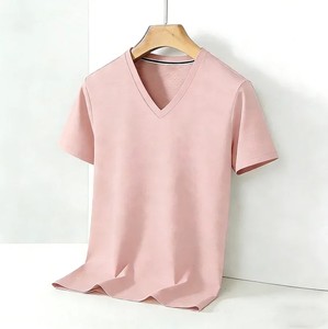 Camiseta de Manga Corta con Cuello en V para Hombre, Color Negro, Corte Regular, Tejido de Punto, Estilo Casual, Producción Harry Johnson, OEM ODM - Product Image 3