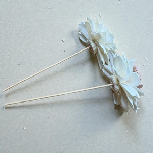 Flores de Madera Sola VADEE, Hechas a Mano, Sostenibles y Naturales, Flores de Madera Sola Dahlia de 8.5 CM, Varilla de Fibra Vegetal de Sesbania de Tailandia - Product Image 4