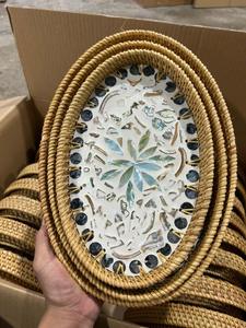 Plateau artisanal en nacre et rotin pour service décoratif et organisation, artisanat traditionnel du Vietnam - Product Image 2