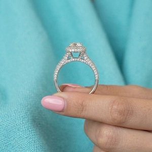 Anillo de Compromiso y Boda de Oro Blanco Sólido de 18k con Diamante Natural de Corte Brillante Redondo, Engaste de Puntas, la Mejor Calidad de Fabricación - Product Image 4