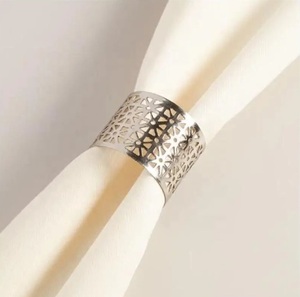 Anillo para Servilletas de Latón con Acabado Dorado, Diseño Geométrico Triangular, para Decoración de Mesa en Hoteles y Restaurantes, en Oferta - Product Image 5