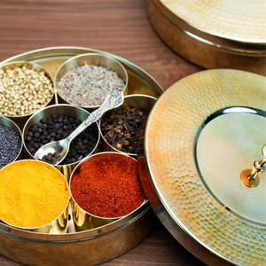 Caja de Especias Masala Dani Tradicional Hecha a Mano de Latón, Contenedor Decorativo para Almacenamiento de Especias de Cocina India - Product Image 2