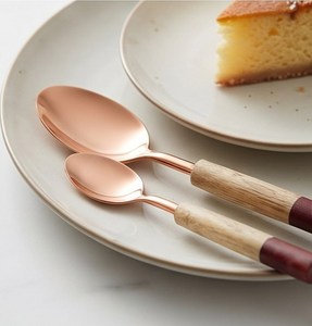 Minimalistisches Besteck-Set Kupfer-Finish Holzgriff Spülmaschinenfest Hochzeits-Tafelgeschirr Essentials - Product Image 2