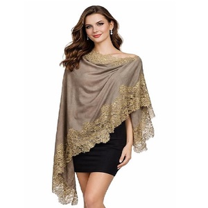 Chal de Lana Fina de Cachemira para Mujer, Diseño de Lujo con Borde de Encaje Dorado, Elegante Estola para Fiestas, Festivales y Ropa Étnica - Product Image 1