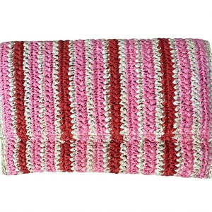 Bolso de mano de paja tejida para mujer, informal, beige, de rafia, para verano, playa, con ribete de piel sintética marrón y cierre de broche dorado. - Product Image 2