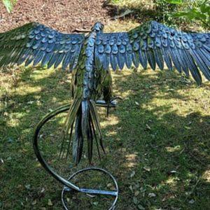 Sculpture d'aigle moderne en aluminium pour jardin, décoration extérieure, statuette animale pour la cour et le patio, à fixer au sol - Product Image 5