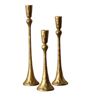 Ensemble de 3 bougeoirs vintage en laiton antique, supports décoratifs en métal pour la décoration de table de mariage ou de dîner - Product Image 1