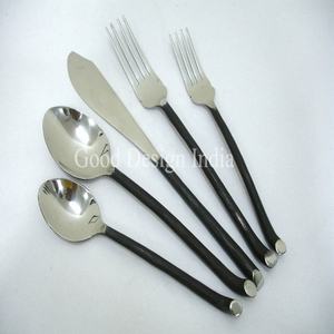Juego de Cubiertos de Acero Inoxidable 18/10 de Alta Calidad, Diseño Portugués Moderno, Marca GOOD DESIGN, Acabado Espejo - Product Image 2