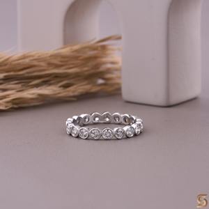 Anillo de Eternidad con Bisel de Diamantes Moissanite en Oro de 18K, 0.90 CT, 2.30mm, para Boda, Compromiso o Aniversario - Product Image 5