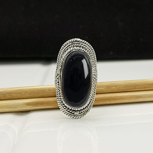 แหวนดีไซน์เนอร์ทำมือจากหินออนิกซ์สีดำธรรมชาติ แหวนเงินแท้ 925 ประดับอัญมณี เครื่องประดับหรูหราโดดเด่น - Product Image 2