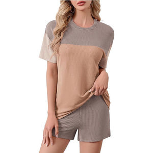 Conjunto de Dos Piezas para Mujer, Camiseta de Manga Corta y Pantalones Cortos hasta el Tobillo, Diseño Sólido, Precio Económico, OEM - Product Image 1