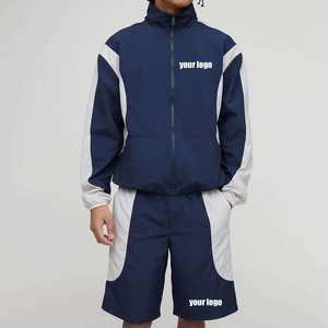 Conjunto de chándal cortavientos de nailon de verano con diseño y logotipo personalizados, 2 piezas, chaqueta con cremallera y pantalones cortos, conjunto cortavientos para uso en exteriores - Product Image 5