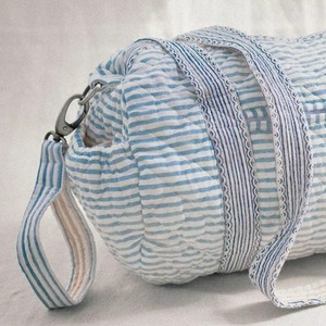 Bolsa de Viaje Acolchada de Algodón a Rayas con Cierre de Cremallera, Gran Capacidad, Ligera, Portátil, Deportiva, Azul Claro y Blanco - Product Image 2
