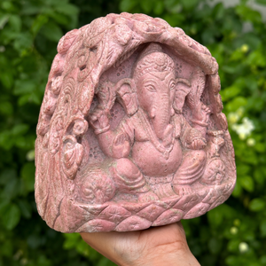 Statue de Ganesha en thulite rose sculptée à la main – Sculpture double face rare en pierre – Art hindou en pierre précieuse naturelle - Product Image 5