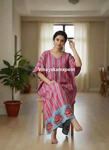 Exclusivo Kaftán de Algodón Hecho a Mano para Mujer, Ropa Étnica Informal, Estampado Floral, Cuello en V, Cordón Ajustable, Vestido Midi Informal - Product Image 5