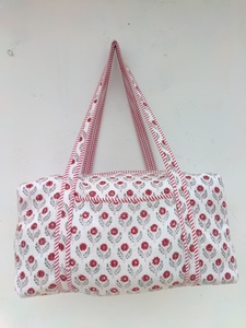 New Luxury Sport Lightweight Durable Eco-Friendly Large Capacity Floral Cotton Quilted Zipper Weekender <b>Duffel</b> <b>Bag</b> 20-Inch - Product Image 1