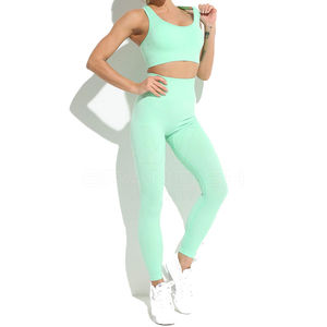Conjunto de Yoga para Mujer, Diseño OEM Personalizado, Material Transpirable, Elástico y Sin Costuras, Precio Accesible - Product Image 1