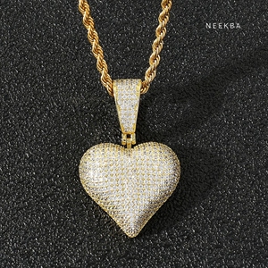 Colgante Corazón con Incrustaciones de Moissanita – Plata 925 con Brillo Intenso, Colgante Corazón de Moissanita con Incrustaciones, Colgante Corazón Hip Hop de Brillo Puro - Product Image 1