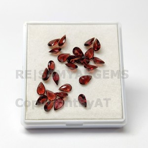 Grenat naturel du Mozambique de haute qualité, taille poire 3x5mm-7x5mm, pierres précieuses rouges foncées en vrac pour la vente en gros de bijoux - Product Image 4