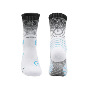 Chaussettes de sport de basketball personnalisées ODM OEM avec logo, pour adultes et jeunes, taille régulière, antidérapantes, respirantes, en Spandex/Polyester/Coton, multicolores - Product Image 2