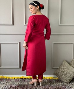 Ensemble Kurta en soie pour femmes, longueur cheville, broderie florale, dupatta, vêtements ethniques traditionnels Inde Pakistan 85900 SAHAJANAND- SI:-376 - Product Image 2