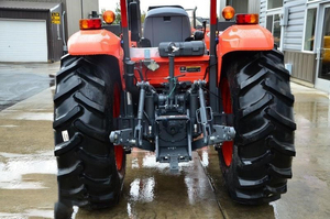 Tractor MAVERICK M7060 2026, 210HP, 4WD, Transmisión por Engranajes, Equipo de Trabajo Pesado, Listo para Exportación, con Garantía de 5+ Años, Suministro al por Mayor - Product Image 3