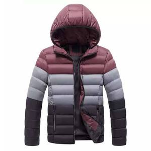 Veste matelassée à capuche pour homme de qualité supérieure avec rembourrage thermique, protection contre le vent et design confortable à coupe régulière - Product Image 1