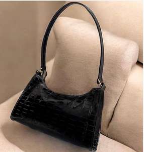 กระเป๋าถือแบบสะพายไหล่ Luxe Enterprises 2026 ลายหนังจระเข้ ผิวมันเงา ใช้ได้ทุกฤดูกาล - Product Image 5