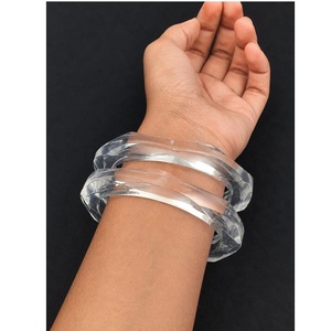 Brazalete de Resina Acrílica Plateada Transparente con Diseño Curvo, Aspecto en Capas y Estilo Elegante para Mujer, Adornos Decorativos - Product Image 1