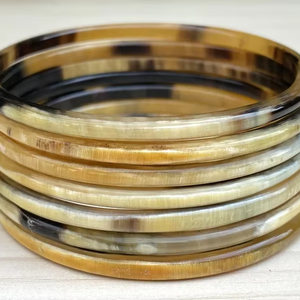 Ensemble de bracelets en corne de buffle naturelle, bijoux en corne véritable, bracelets en corne de buffle, bijoux en corne de buffle parfaits, par Perfect Enterprises - Product Image 1
