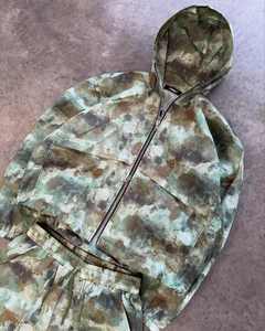 Conjunto Deportivo Personalizado de Nylon para Correr, Chaqueta Cortavientos con Estampado de Camuflaje, Chaqueta de Manga Larga Unisex y Pantalones Cortos Deportivos - Product Image 5