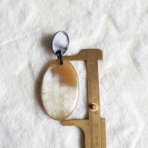 Pendientes de Botón de Boda Vintage con Diseño de Cuerno y Perla de Imitación de Cuerno Sólido, Joyería Fina Hecha a Mano, Pedidos al por Mayor Directos - Product Image 2