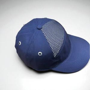 Gorro de Poliéster Resistente Diseñado para Uniformes y Eventos, con Transpirabilidad y Fácil Cuidado - Product Image 1