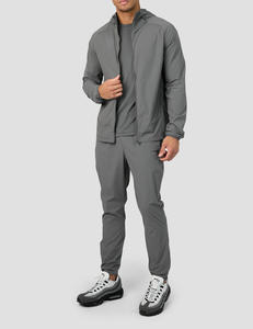 Ensemble de survêtements de sport pour hommes avec logo personnalisé, veste zippée et pantalon de jogging respirant en polyester et nylon coupe-vent pour l'automne - Product Image 6