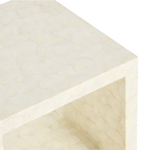 Impresionante mesa auxiliar de nácar, mesa auxiliar bohemia color crema hecha a mano, mueble decorativo luminoso y sostenible de Vietnam - Product Image 3