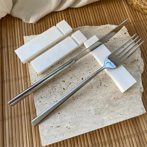 Exportador al por mayor que vende vajilla de lujo hecha a mano, ecológica, apta para lavavajillas, de mármol natural, personalizable, con soporte para cuchara y tenedor. - Product Image 1