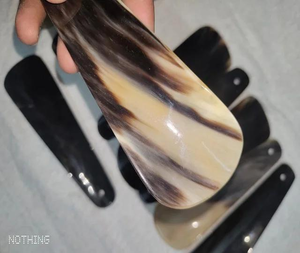 Mayorista Calzador de Cuerno de Búfalo Auténtico 100% Lujoso Hecho a Mano con Madera de Calidad y Correa de Cuero - Product Image 2