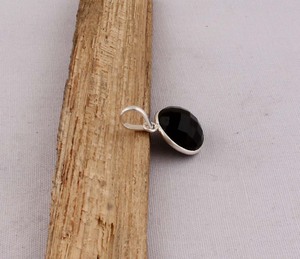 Collar de Plata de Ley 925 con Colgante de Ónix Negro, Gema Negra Natural, Joyería Artesanal Hecha a Mano, Estilo Gótico Vintage, Venta al por Mayor - Product Image 4