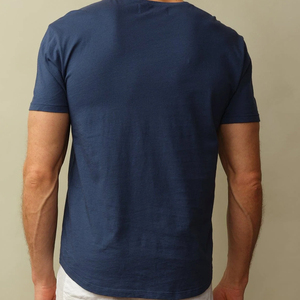 เสื้อเชิ้ตแขนสั้นคอโอ ผ้าวอร์สเตดสำหรับผู้ชาย ยี่ห้อ Sajjawal  โลโก้ด้านหน้า ผ้าฝ้าย 100% ทรงหลวม ไม่เป็นขุย น้ำหนัก 230 กรัม เนื้อผ้าไหม - Product Image 2
