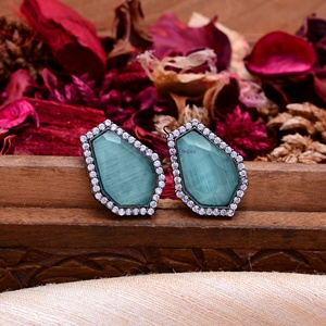 Pendientes de Plata Oxidada con Cristales Verde Menta, Hermosos Pendientes con Piedras Preciosas para Mujeres y Niñas, para Bodas y Fiestas - Product Image 4