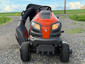 Tondeuse autoportée Husqvarna 48 pouces à essence, autopropulsée, lame rotative, bac de ramassage arrière, qualité professionnelle - Product Image 2