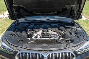 BMW Alpina B8 xDrive Gran Coupé Sedán 2022 Usado de Alto Rendimiento, Listo para Enviar - Product Image 5